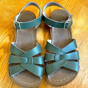 Saltwater sandals kid size 2 olive green, great used condition.